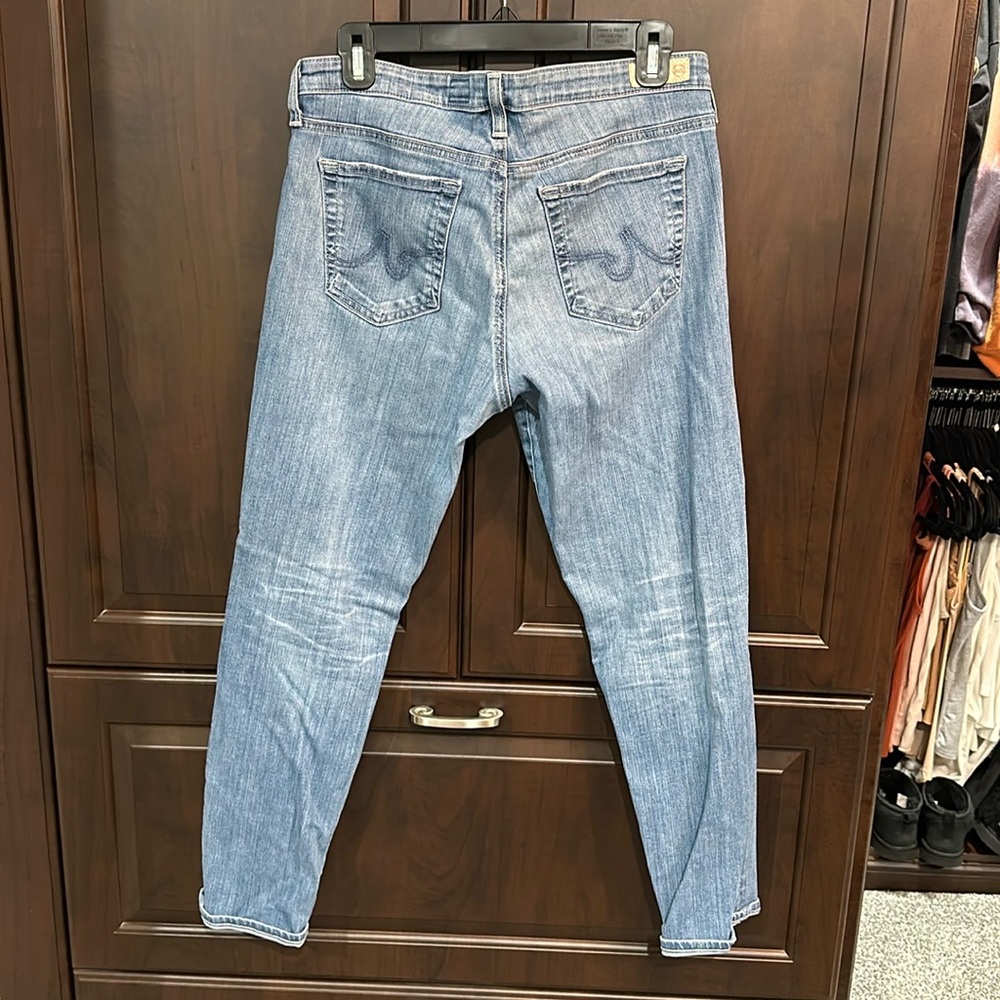 Women’s AG distressed skinny Jean - Picture 3 of 7